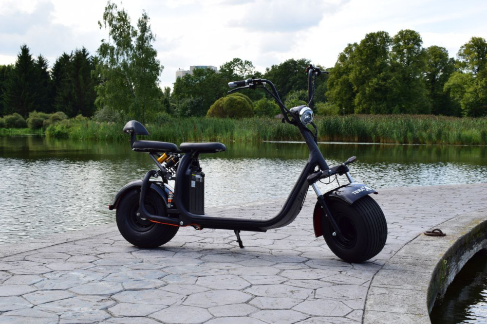 Электрические скутеры и трициклы